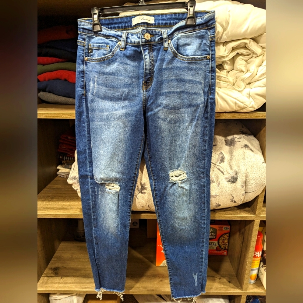 KanCan distressed skinny jeans